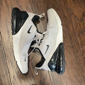 Nike Air Max 270